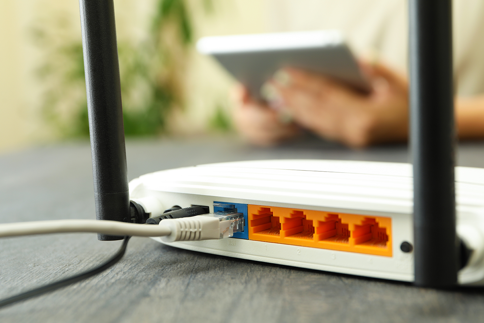 noucom ofrece packs de fibra, wifi y telefonia en calig