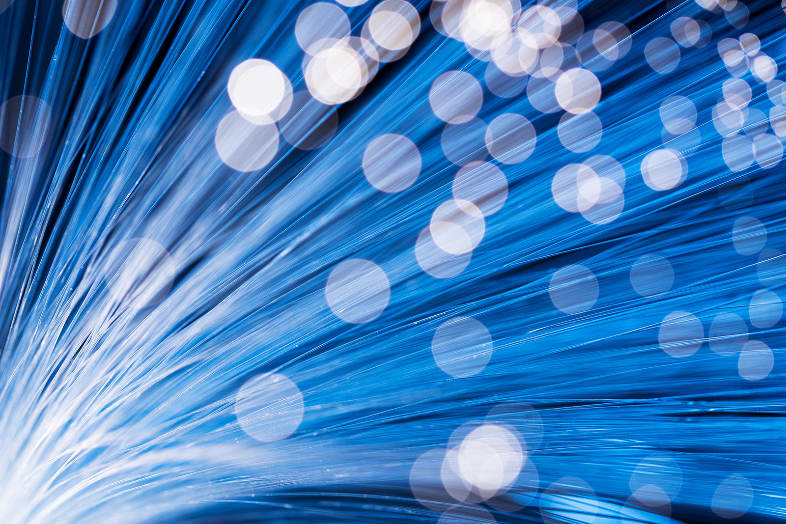 noucom ofrece packs de fibra, wifi y telefonia en cati