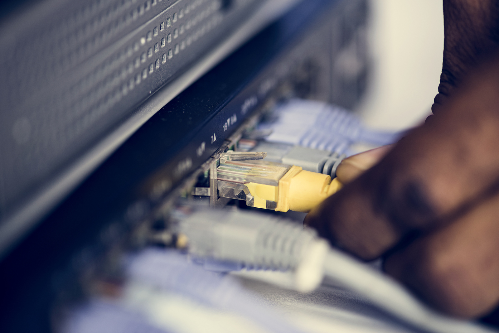 noucom ofrece packs de fibra, wifi y telefonia en la jana